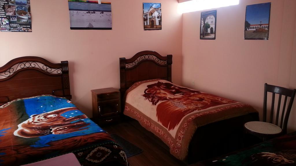 Hostal Villa Imperial Yunguyo Ruang foto