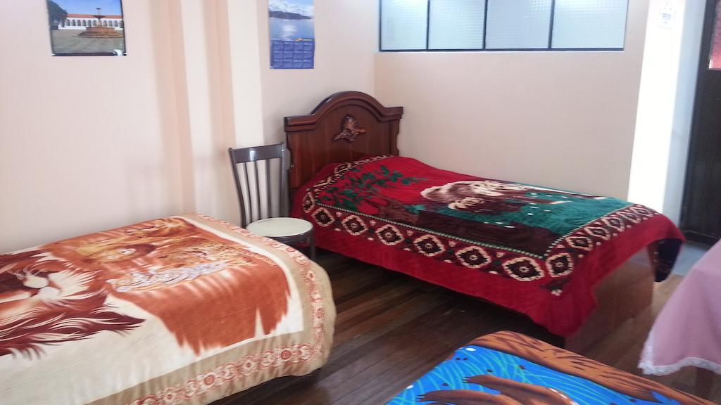 Hostal Villa Imperial Yunguyo Ruang foto