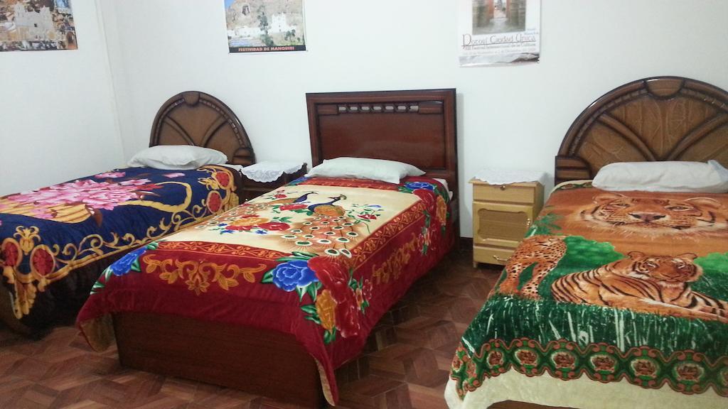 Hostal Villa Imperial Yunguyo Ruang foto