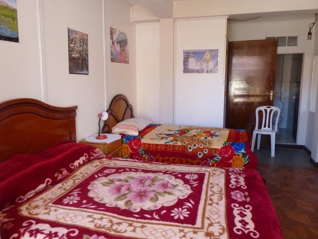 Hostal Villa Imperial Yunguyo Bagian luar foto